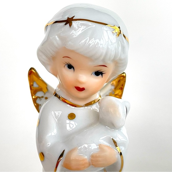 A Set of Three Vintage Porcelain Angel Figurines - Picture 11 of 16